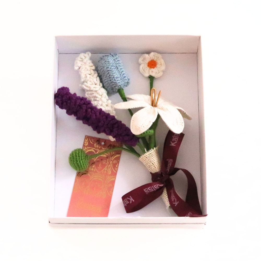 Handcrafted Artisinal Lilly Flower Bouquet