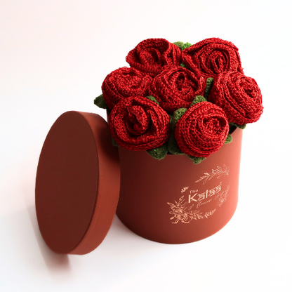 Handmade crochet rose flower gift box India by The Kalaa Store, buy rose crochet flower gift India, romantic gifting | girlfriend,wife,anniversary