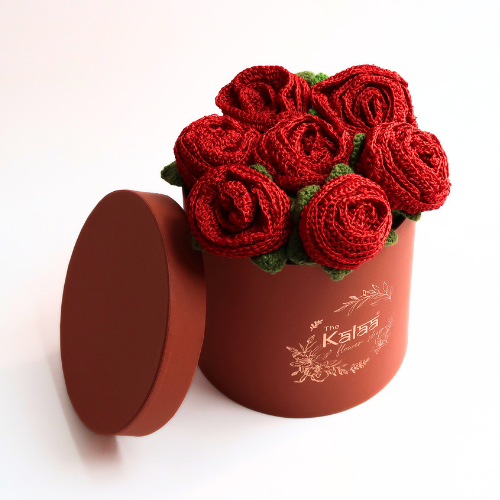 Handmade crochet rose flower gift box India by The Kalaa Store, buy rose crochet flower gift India, romantic gifting | girlfriend,wife,anniversary