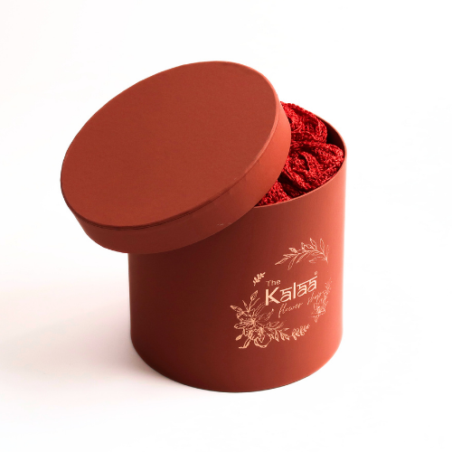 Close-up handcrafted crochet rose flower made by women artisans The Kalaa Store, romantic gifting | girlfriend,wife,anniversary