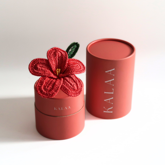 Handmade crochet flower lily gift box India by The Kalaa Store, buy lily crochet flower bloombox available on  blinkit gift India